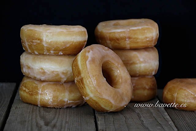 Donuts clásicos con glasa